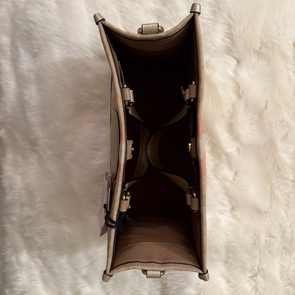 Dempsey Carryall Bag In Signature Jacquard With Stripe And Coach Patch - Picture 8 of 13